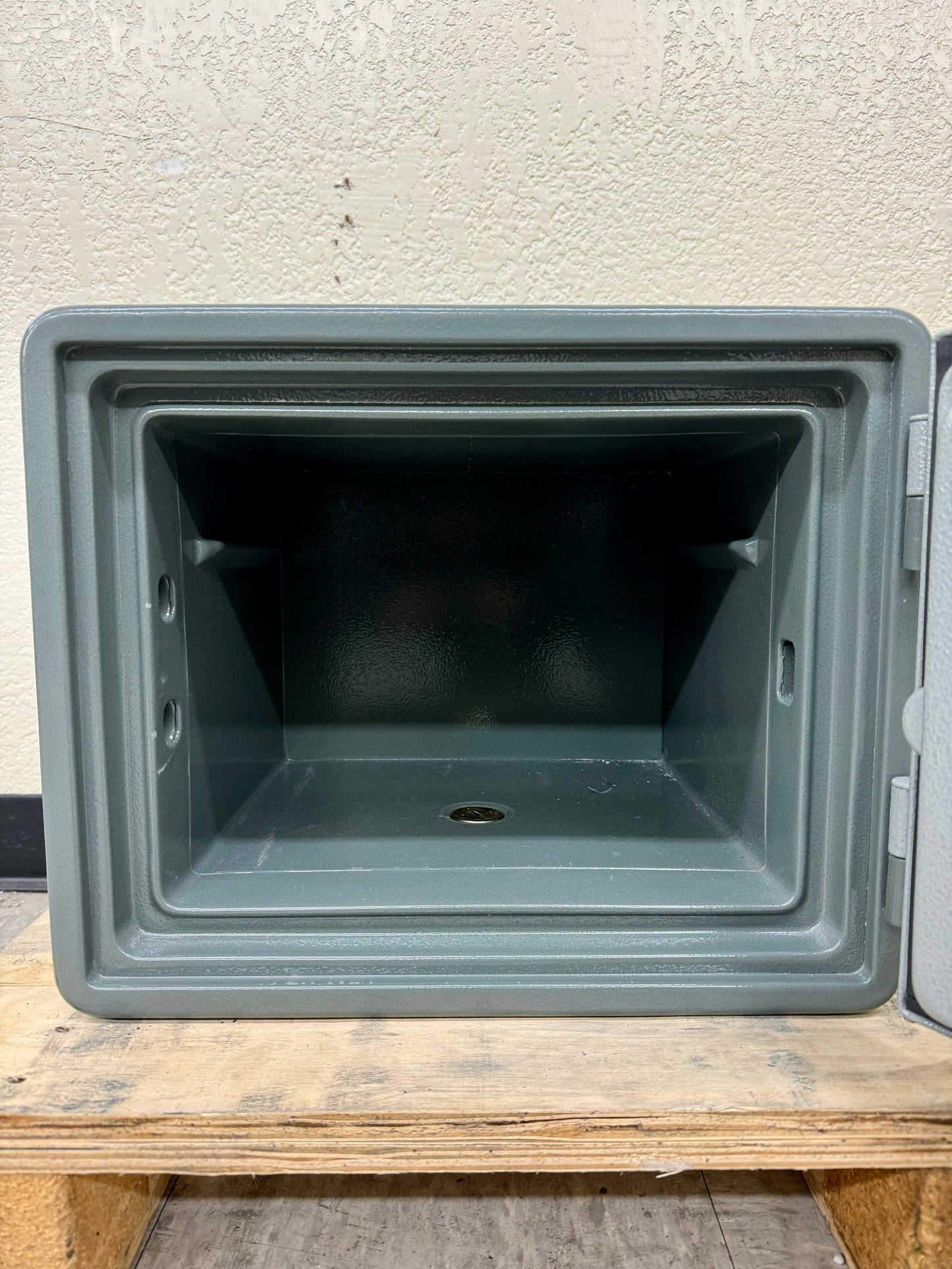 Gardall MS912-G-E w One Hour Horizontal Microwave Style Fire Safe - California Safe & Lock