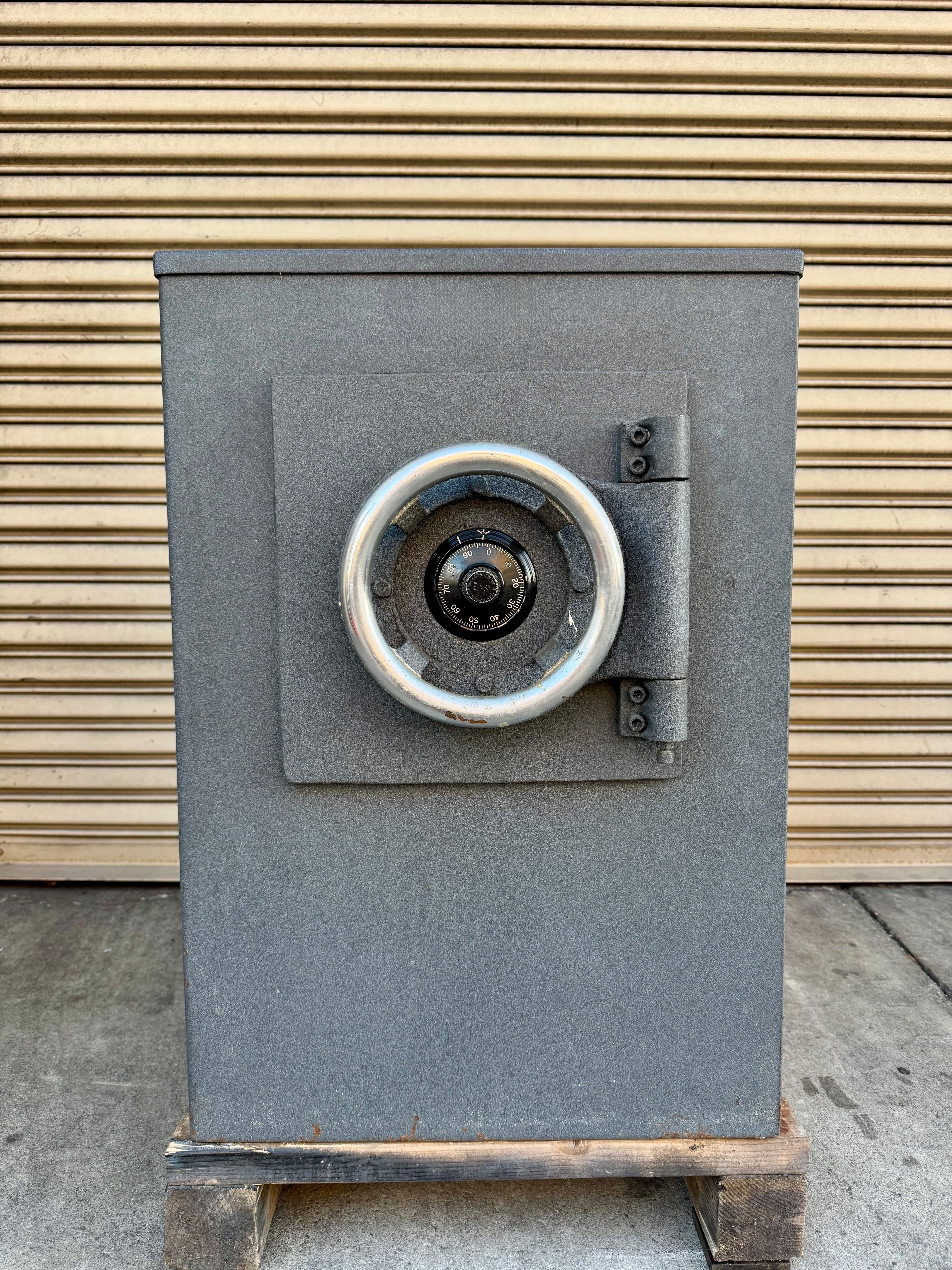 Mosler Round Door High Security Safe – California Safe & Lock